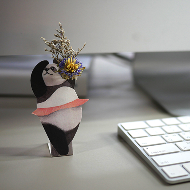 Paper Vase _ Panda - Image 3